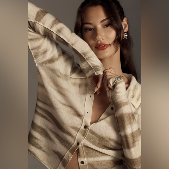 Make me an offer Anthropologie Pilcro Cashmere Cardigan Sweater in Olive - Picture 2 of 4